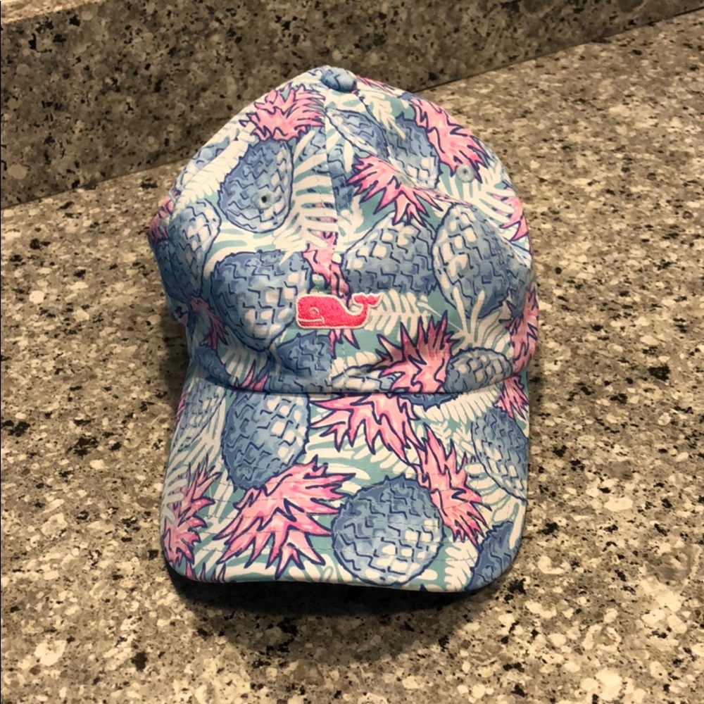 Vineyard vines pineapple print hat